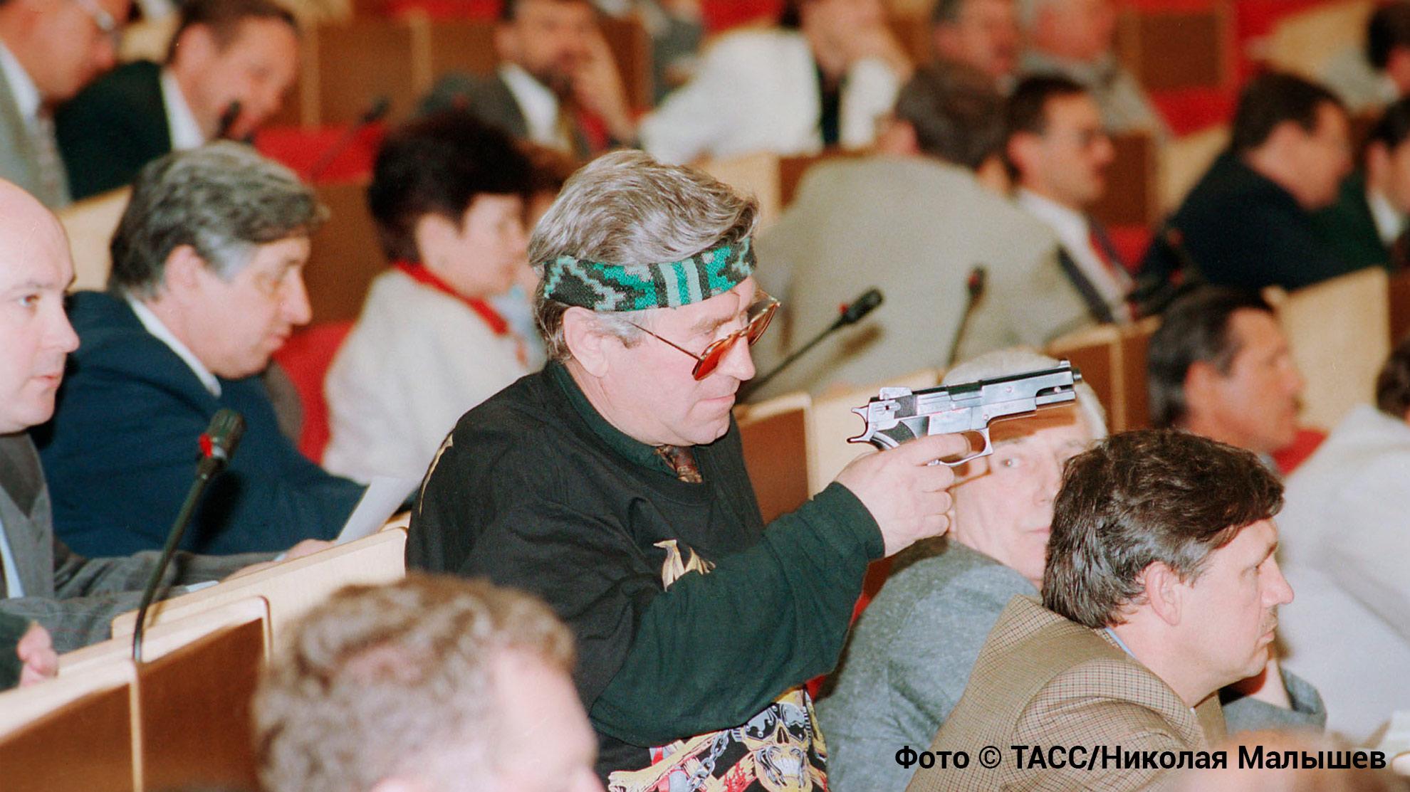 На заседание Думы — с пистолетом. Почему депутату Госдумы Марычеву сходило с рук 