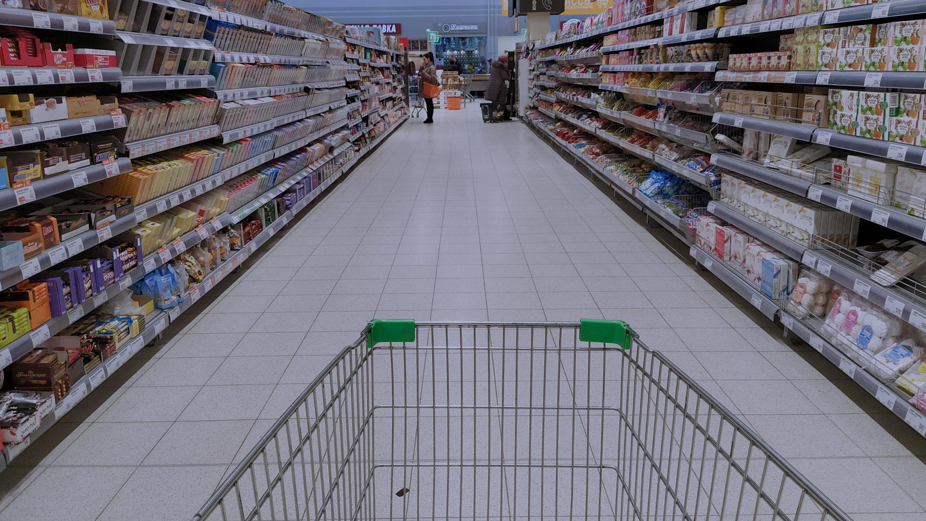 Фото © Shopping cart supermarket Russia