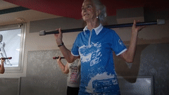 Бабушка-фитоняшка. Пенсионерка из Челябинска открыла свой фитнес-клуб — видео
