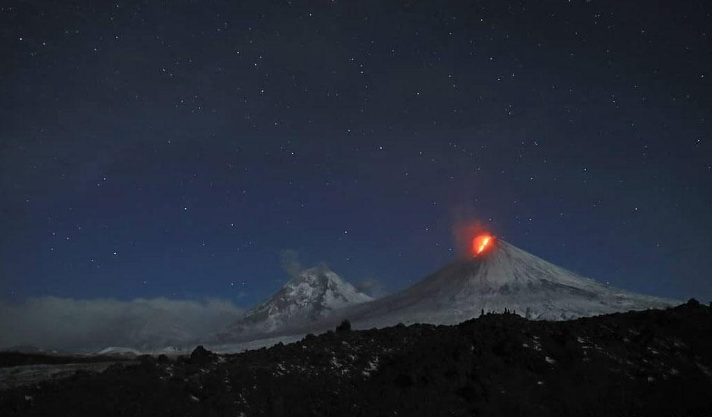 Есть вероятность крупного извержения. Химик предупредила об опасности Камчатского вулкана