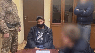 Житель Татарстана задержан за изнасилование несовершеннолетней и похищение её матери — видео