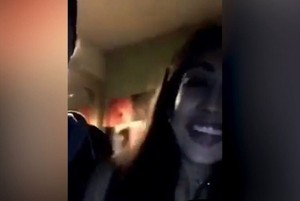 Девушка закричала, пересматривая видео с подругой, за спиной которой прятался "краснолицый демон"