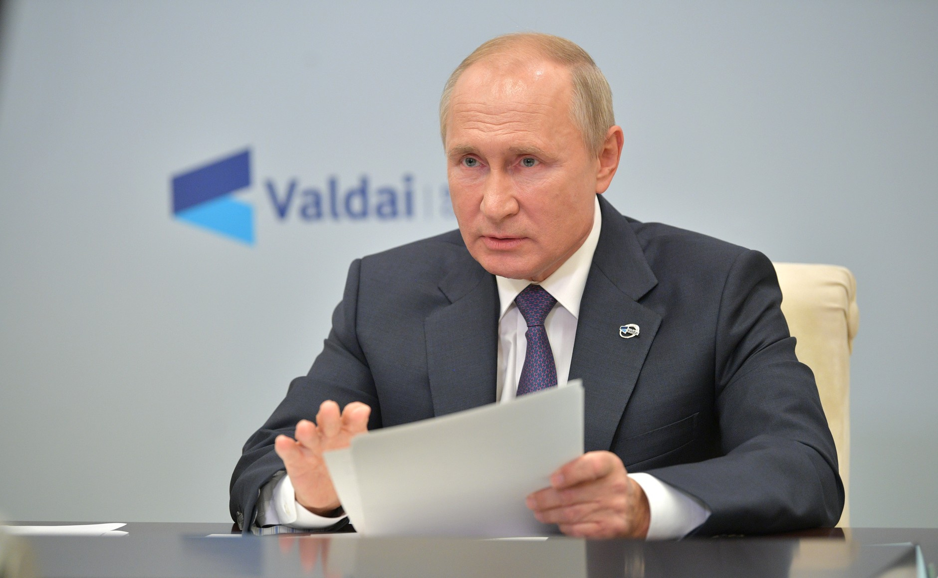 Путин заявил о недопустимости вмешательства в дела Белоруссии