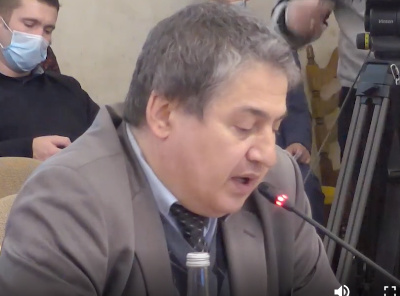 <p>Если всё-таки это были водоросли, принципиально важно определить, откуда они появились. Было ли это природное явление? Честно говоря, сомневаюсь, потому что в очень многих случаях в мире это инспирировано человеческой деятельностью</p>