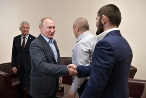 Путин позвонил Хабибу и поздравил его с защитой титула чемпиона UFC