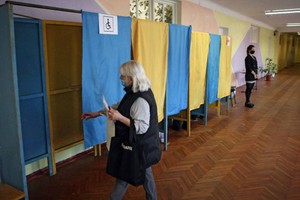 Украинские власти назвали условия для проведения местных выборов в Донбассе