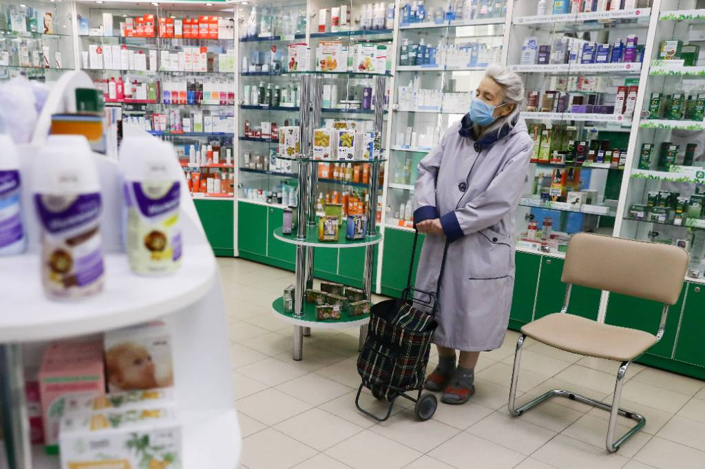 В Госдуме предложили выдавать бесплатные медикаменты всем, кто лечится от коронавируса на дому