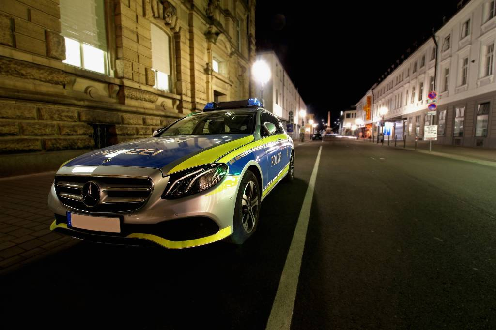 Автомобиль протаранил прохожих в немецком городе Кемпене