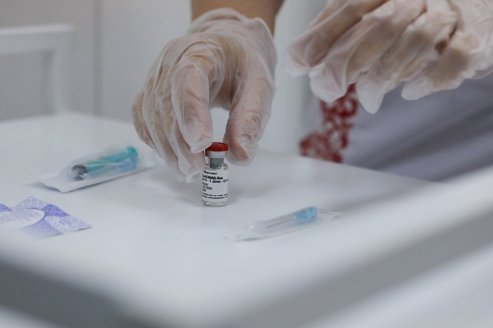 Первая африканская страна зарегистрировала российскую вакцину от ковида 