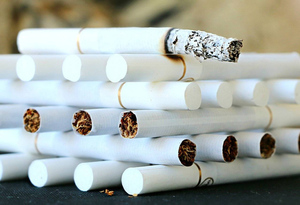 Сигареты в России предложили сделать самозатухающими. Нашлись противники такого новшества