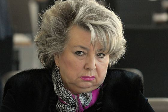 <p>Это здорово и удобно для работы! Какой это перебор? Своя база, отлично! Можно только поздравить. Это прекрасно, когда рядом с катком есть база. И ты не ездишь домой, а там живёшь. Мы ещё не знаем, каким будет тренером Плющенко. Он ещё не тренер</p>