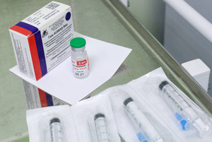Россия готовится испытать вакцину "Спутник V" на онкопациентах