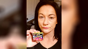 Женщина перепутала конфеты с петардами и чуть не лишилась зубов из-за взрывов во рту
