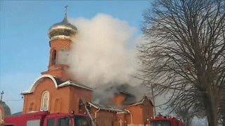 Масштабный пожар почти уничтожил храм под Днепром. Люди спасали иконы