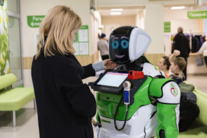 В Москве заработал робот-диагност Архимед. Он может измерить температуру и сатурацию