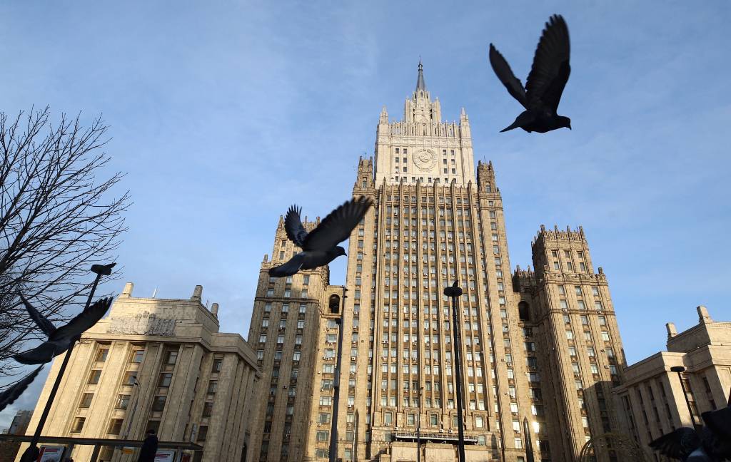 МИД РФ надеется на конструктивную позицию Байдена в диалоге по СНВ-3