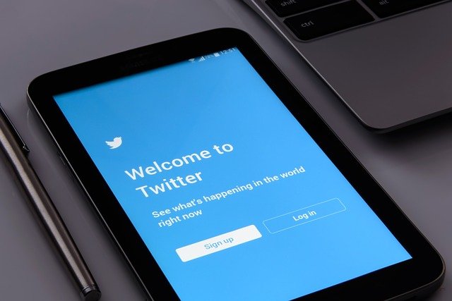 Власти Нигерии будут судить пользователей "Твиттера"