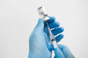 Россия и Израиль обсуждают возможность совместного производства вакцин от ковида