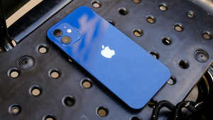 Apple признала, что iPhone 12 опасен для людей с кардиостимуляторами