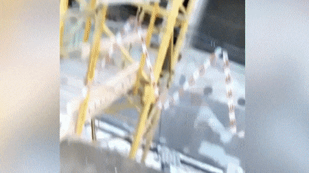В Краснодаре рухнувший 50-метровый кран убил двух человек — видео 