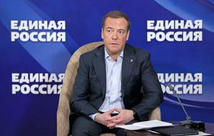 Медведев поддержал идею о компенсации малоимущим затрат на Интернет