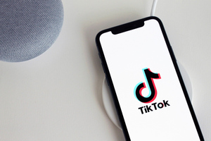 Суд оштрафовал TikTok на 2,6 млн за неудаление видео с призывами к подросткам участвовать в незаконных акциях