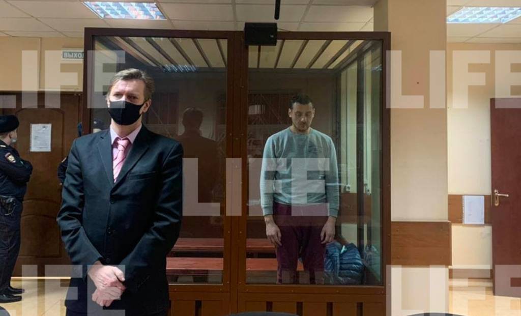 Суд в Москве арестовал ещё одного участника незаконной акции, несколько раз ударившего силовика