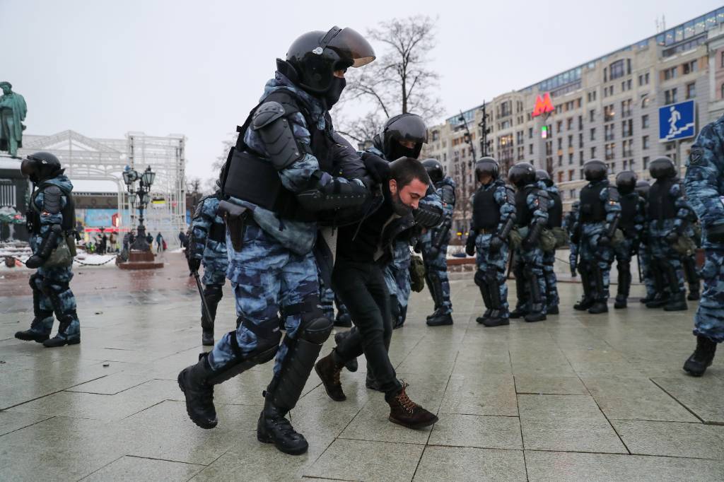 Установлены ещё пять человек, участвовавших в противоправных действиях во время незаконной акции в Москве