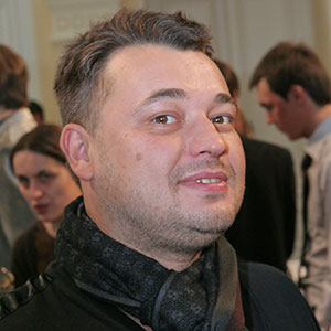 <p>Лёша в какой-то момент стал мне и дочерью, и женой, и другом, и подушкой, и сплетником, и грушей для битья. Я проводил с ним больше времени, чем с женой, с детьми... Мы просто друг друга съели и решили, что хорош. Мы просто стали друг от друга уставать</p>