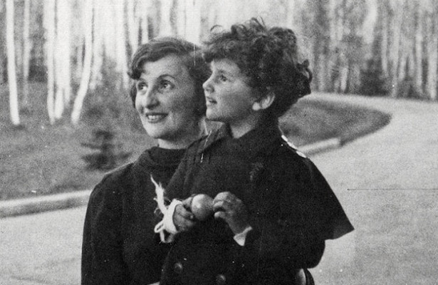 Евгения Хаютина с дочерью Натальей. Фото © "Русская семёрка"