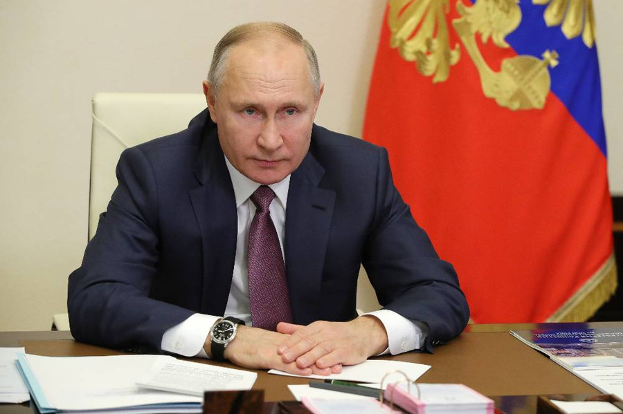 Путин поручил усилить изучение математики и информатики в российских школах