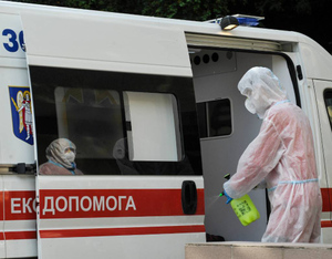В киевской клинике подтвердили проведение "тайной" вакцинации для украинской элиты