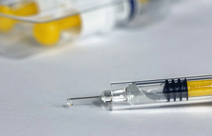 Минздрав Украины получил заявку на регистрацию российской вакцины "Спутник V"