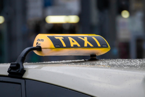 Опрос раскрыл привычки таксистов. Пассажир-скандалист их выбивает из графика