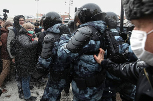 Более 1,2 тысячи человек в Москве были отправлены под арест после незаконных митингов