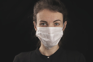 Психолог Антонов назвал три категории людей, которые не откажутся от масок после пандемии