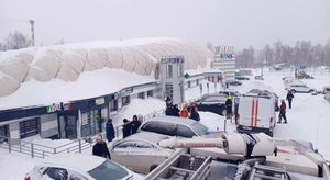 В ТЦ в подмосковном Щёлкове под тяжестью снега провисла надувная конструкция, эвакуирован 81 человек