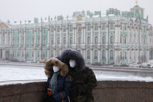 Профессор Лукашев объяснил, сколько ещё россиянам предстоит носить маски