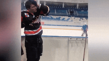 "Шёл на убийство": кровавое побоище на хоккейном льду в Сочи попало на видео