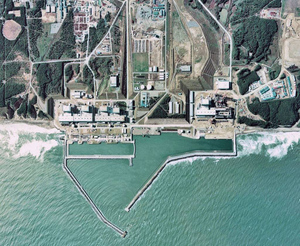 Из бассейнов с топливом на АЭС в Фукусиме во время землетрясения вылилась вода
