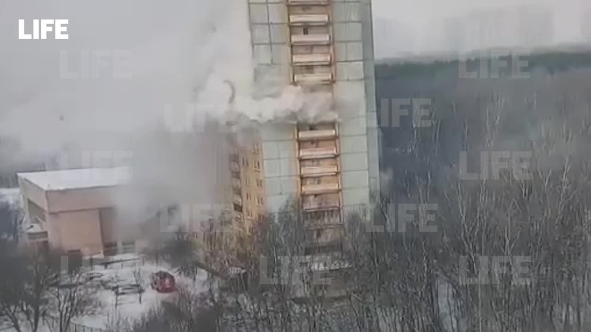 В студенческом общежитии в Москве вспыхнул пожар, пострадало две девушки