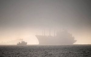Моряков с судна в Керченском проливе готовят к эвакуации из-за отравления
