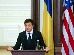 США пообещали Украине продолжать активно помогать с деньгами и оружием