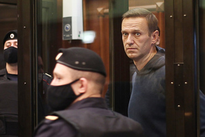 Прокурор просит суд отправить Навального в колонию