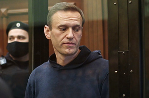 Защита Навального обжалует решение суда о замене условного срока реальным