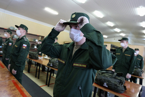 В Кремле ответили на вопрос о возможности отмены срочной службы в армии