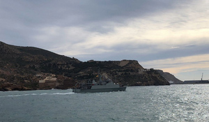 Российский флот следит за кораблями Испании и Греции в Чёрном море