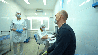 В Москве стартовала вакцинация добровольцев "Спутником лайт"
