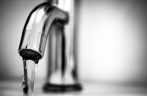 Коммунальщики не нашли отклонений от санитарных норм в пробах воды в Красноярске