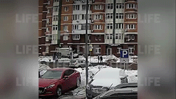 В Москве автомобиль налетел на школьниц, переходивших дорогу по зебре — видео